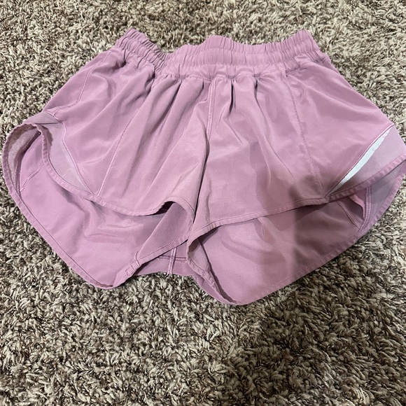 Women's lululemon hotty hot 2.5” - Picture 1 of 2